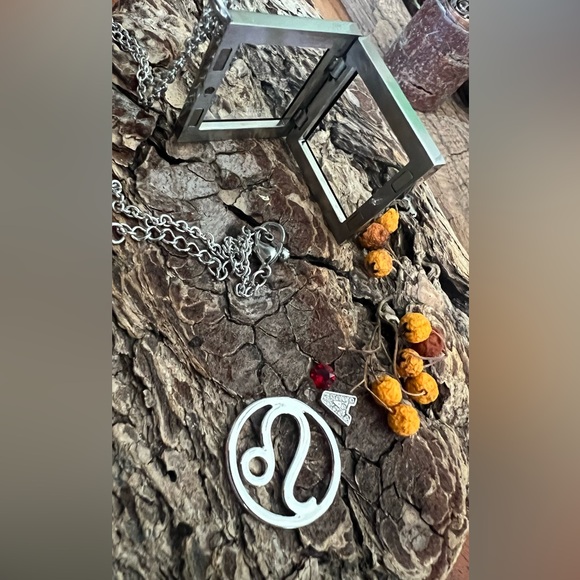 SOUTH HILL Square Black Floating Locket Necklace Charms Leo Zodiac Letter A Red - Picture 4 of 9